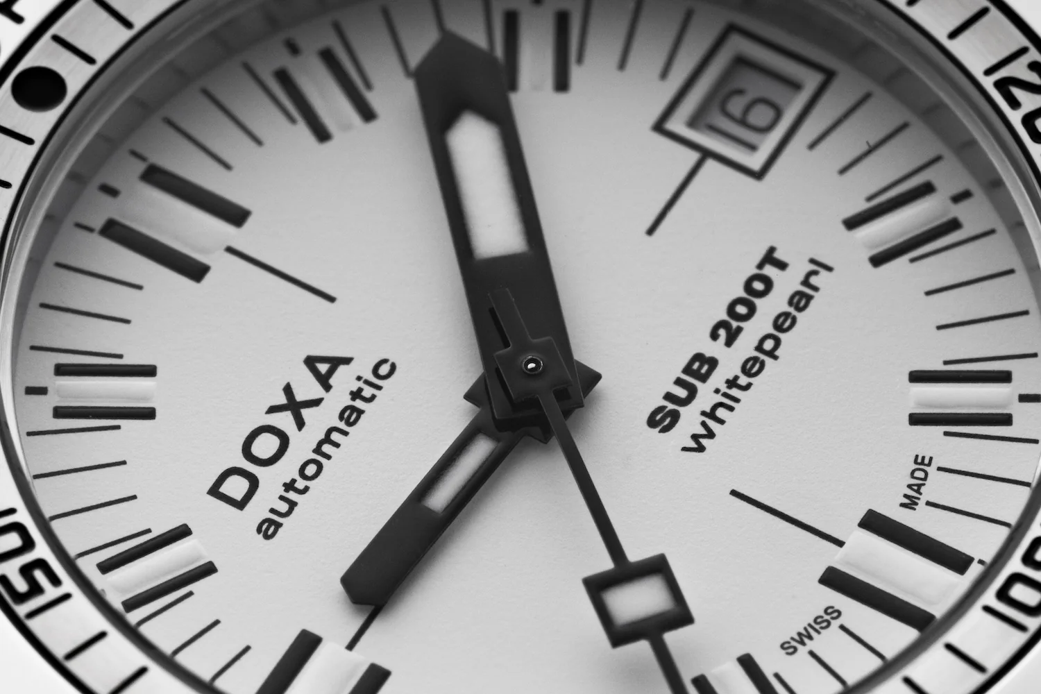 Doxa SUB 200T Whitepearl Iconic Watch - Image 4