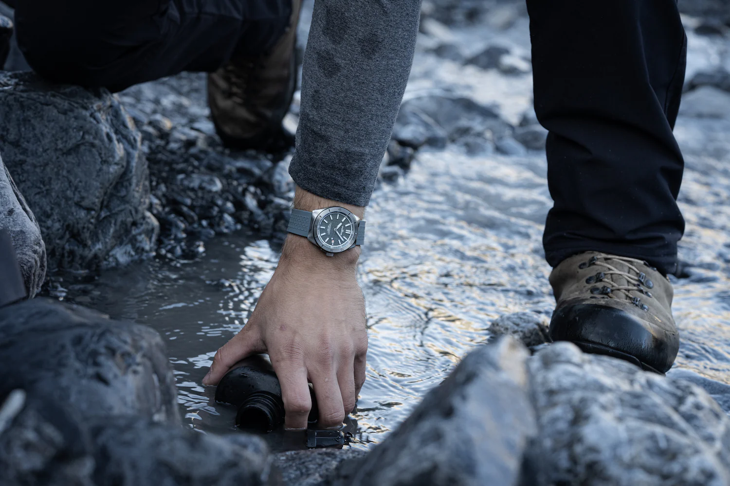 Fortis Marinemaster M-40 Rockstone Gray Watch - Image 11