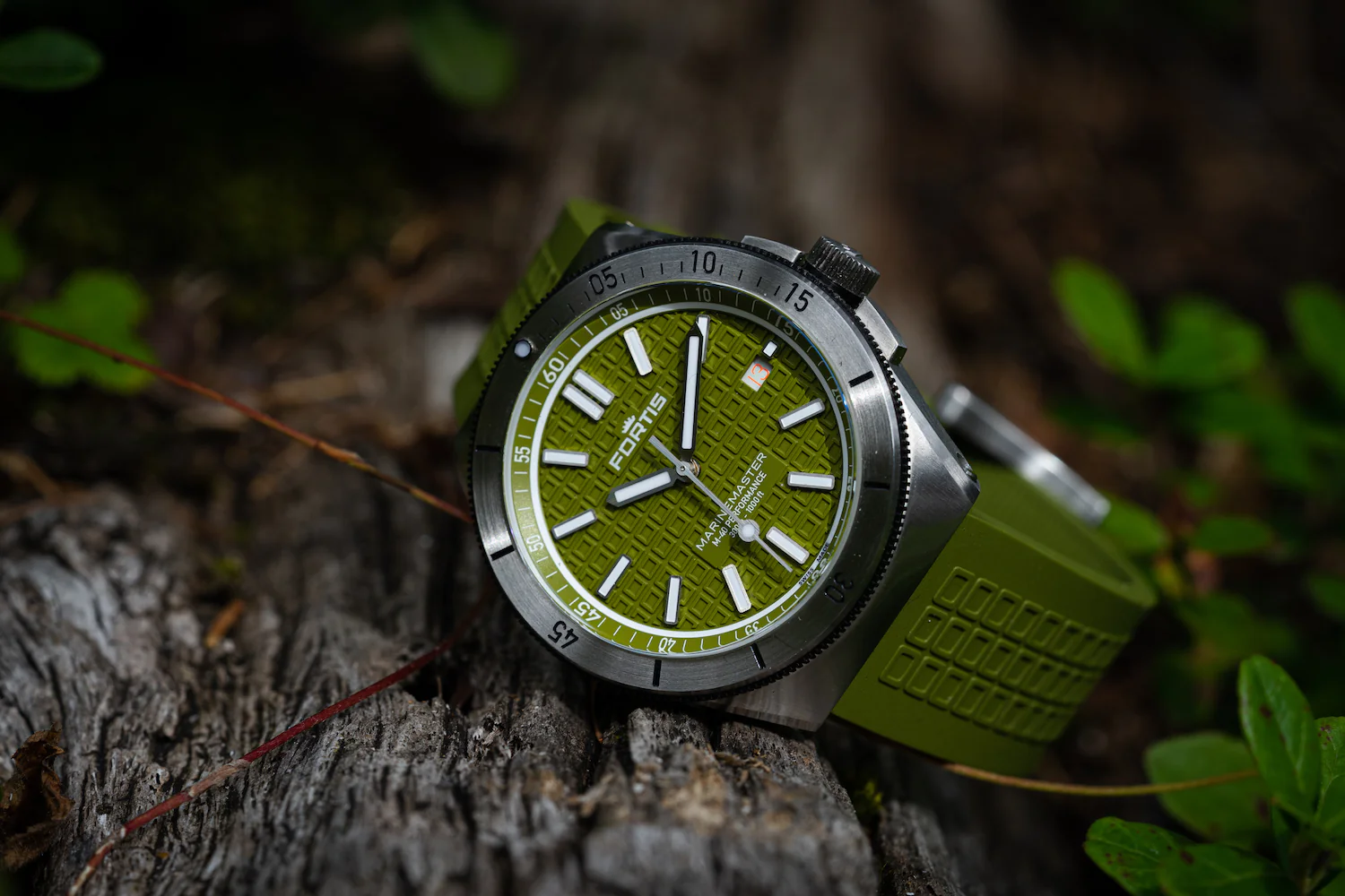 Fortis Marinemaster M-40 Woodpecker Green Watch - Image 12