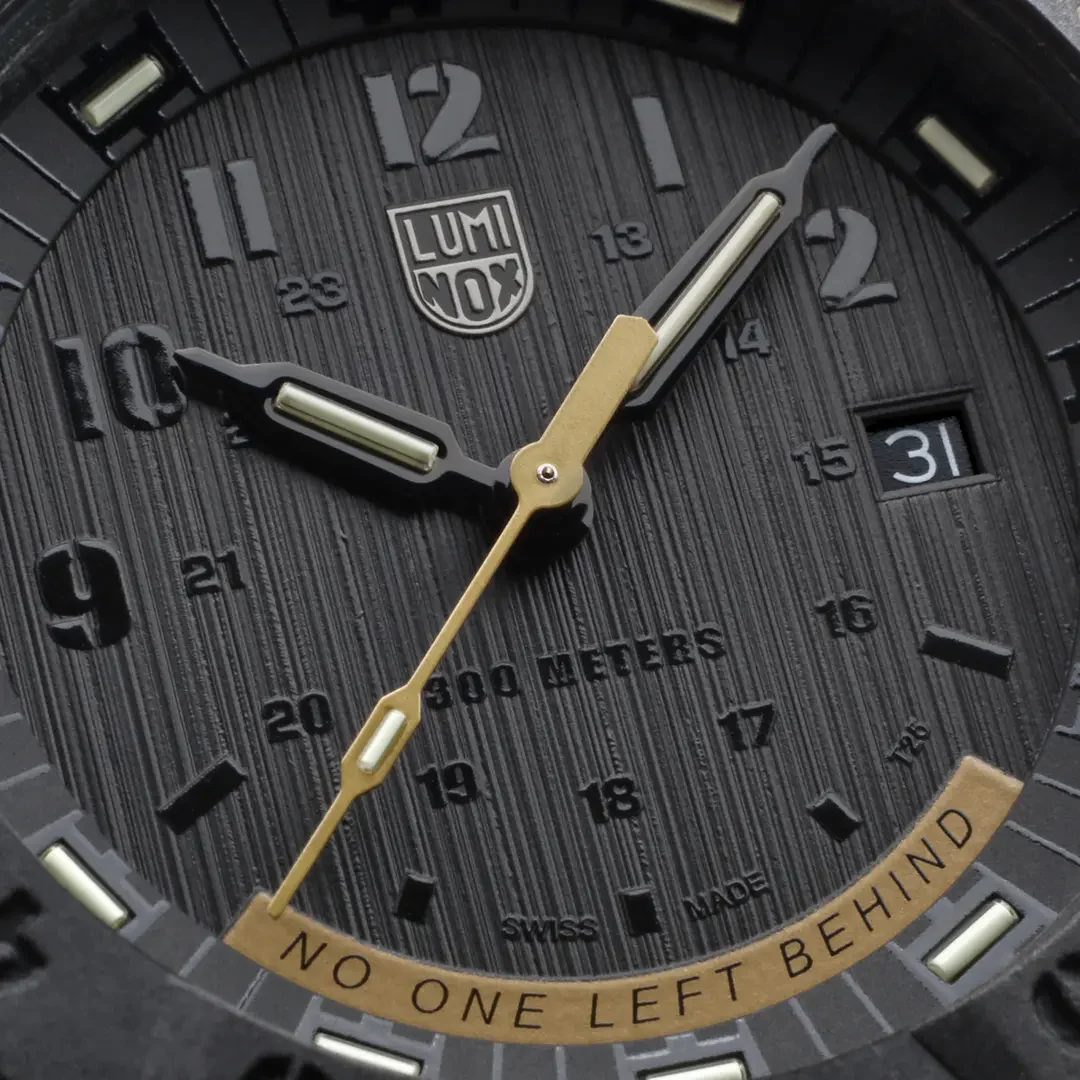 Luminox Master Carbon Seal 3800 Series Limited Edition Watch - Image 8