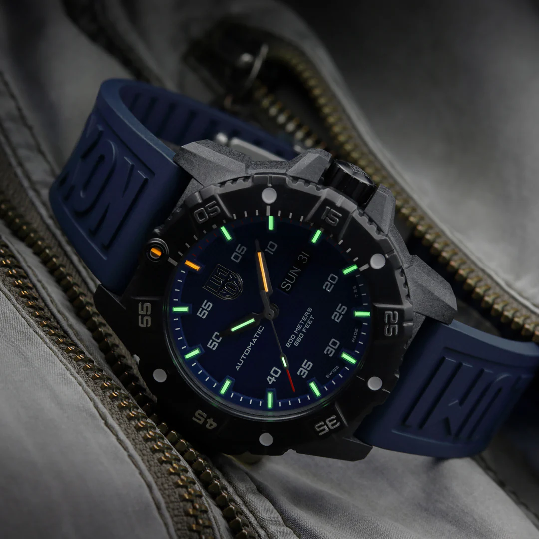Luminox Sea Master Automatic Carbon Seal 3800 Series Watch - Image 8