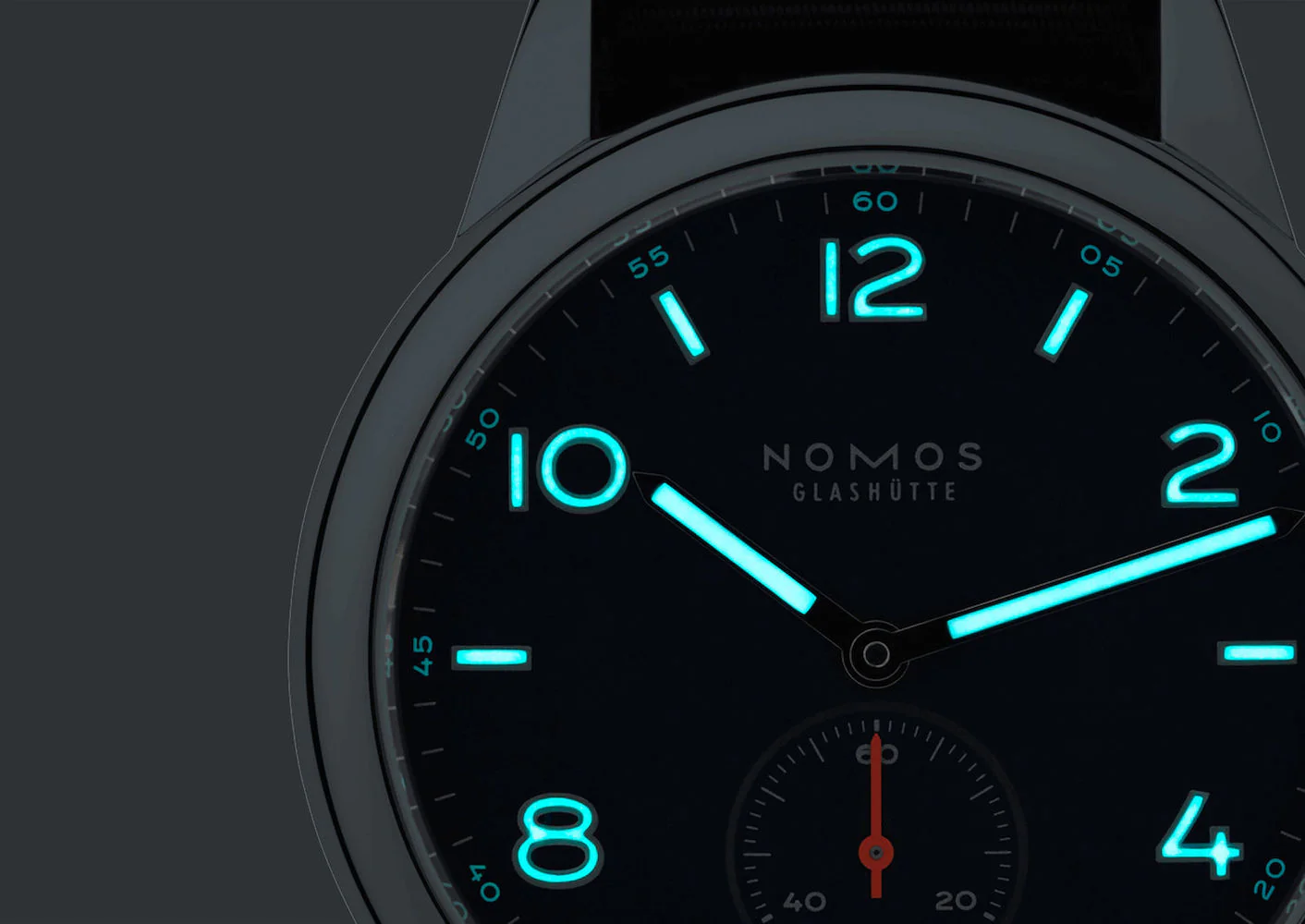 Nomos Glashutte Club Neomatik Signalrot Sapphire Crystal - Image 4