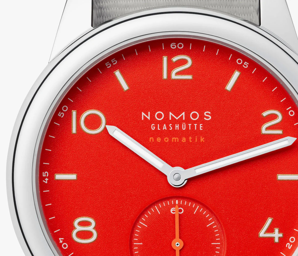 Nomos Glashutte Club Neomatik Signalrot Sapphire Crystal - Image 5