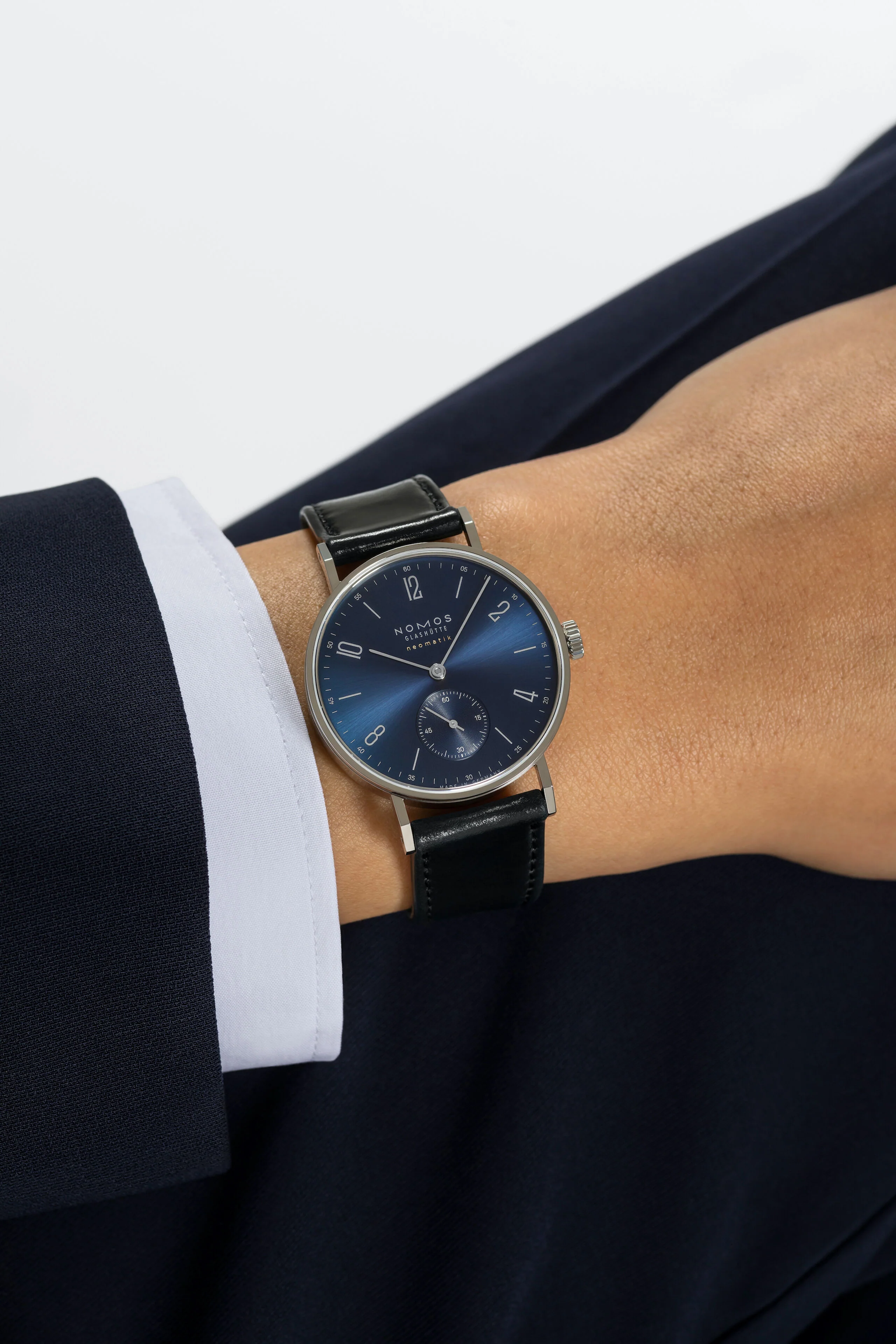Nomos Glashutte Tangente Neomatik Blue Gold Sapphire Crystal Watch - Image 8